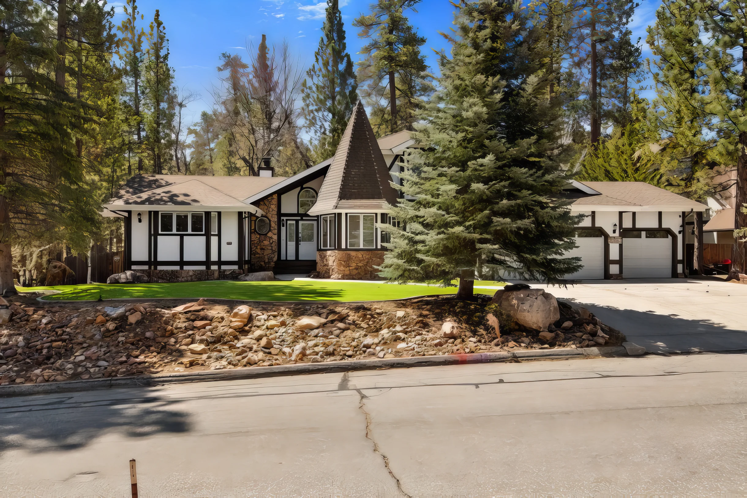 Modern Lodge Near the Ski Slopes, Hot Tub, Games #33