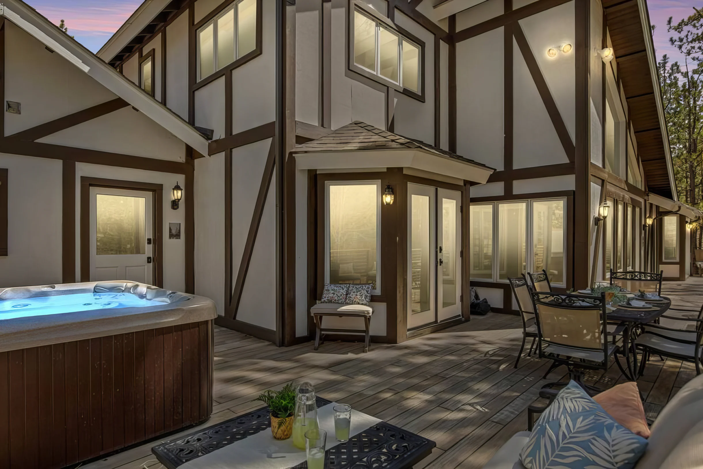 Modern Lodge Near the Ski Slopes, Hot Tub, Games #8