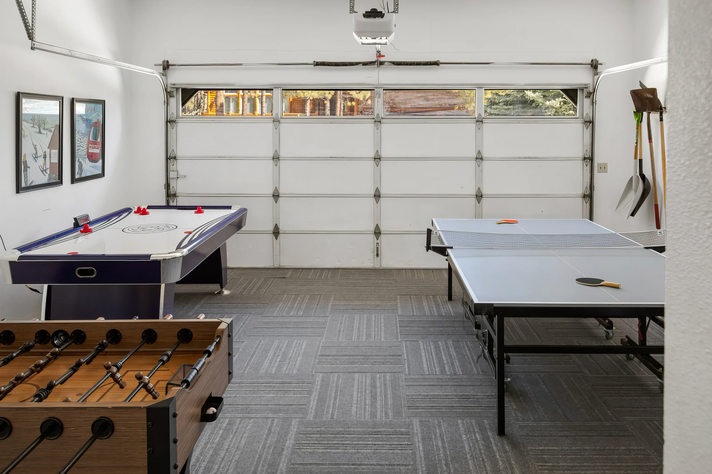 Modern Lodge Near the Ski Slopes, Hot Tub, Games #11
