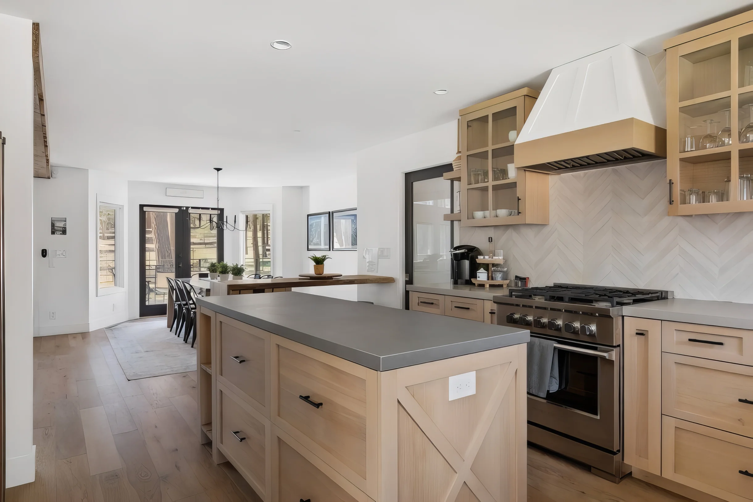 Modern Lodge Near the Ski Slopes, Hot Tub, Games #40