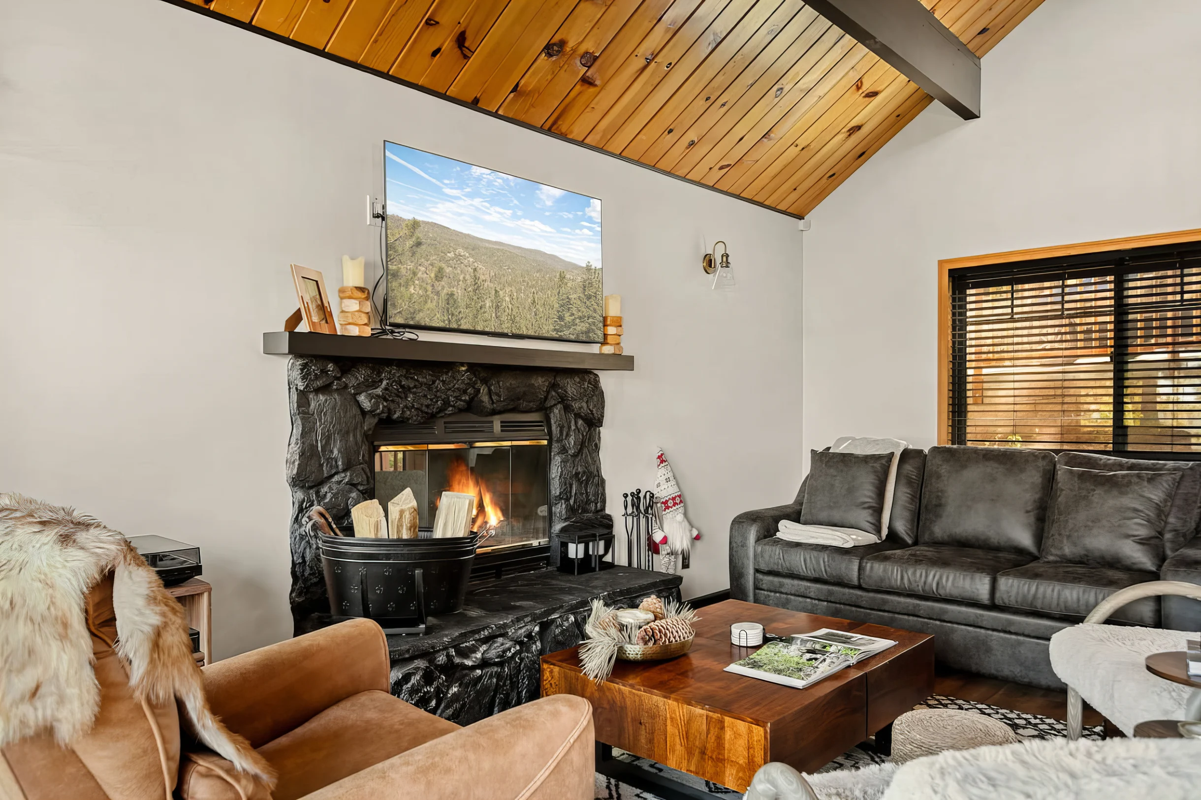 Soul Peak Mountain Cabin w/ Deck & Hot Tub #26