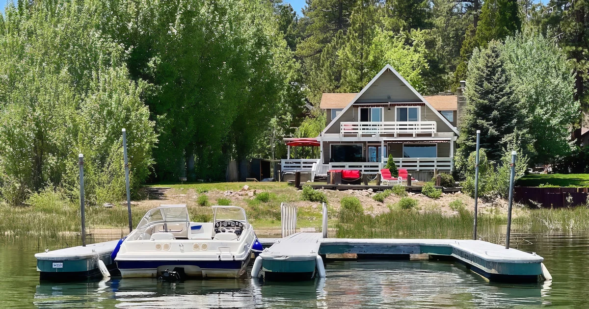 4BR Lakefront Vibes Getaway | Dock, Spa & Games #6