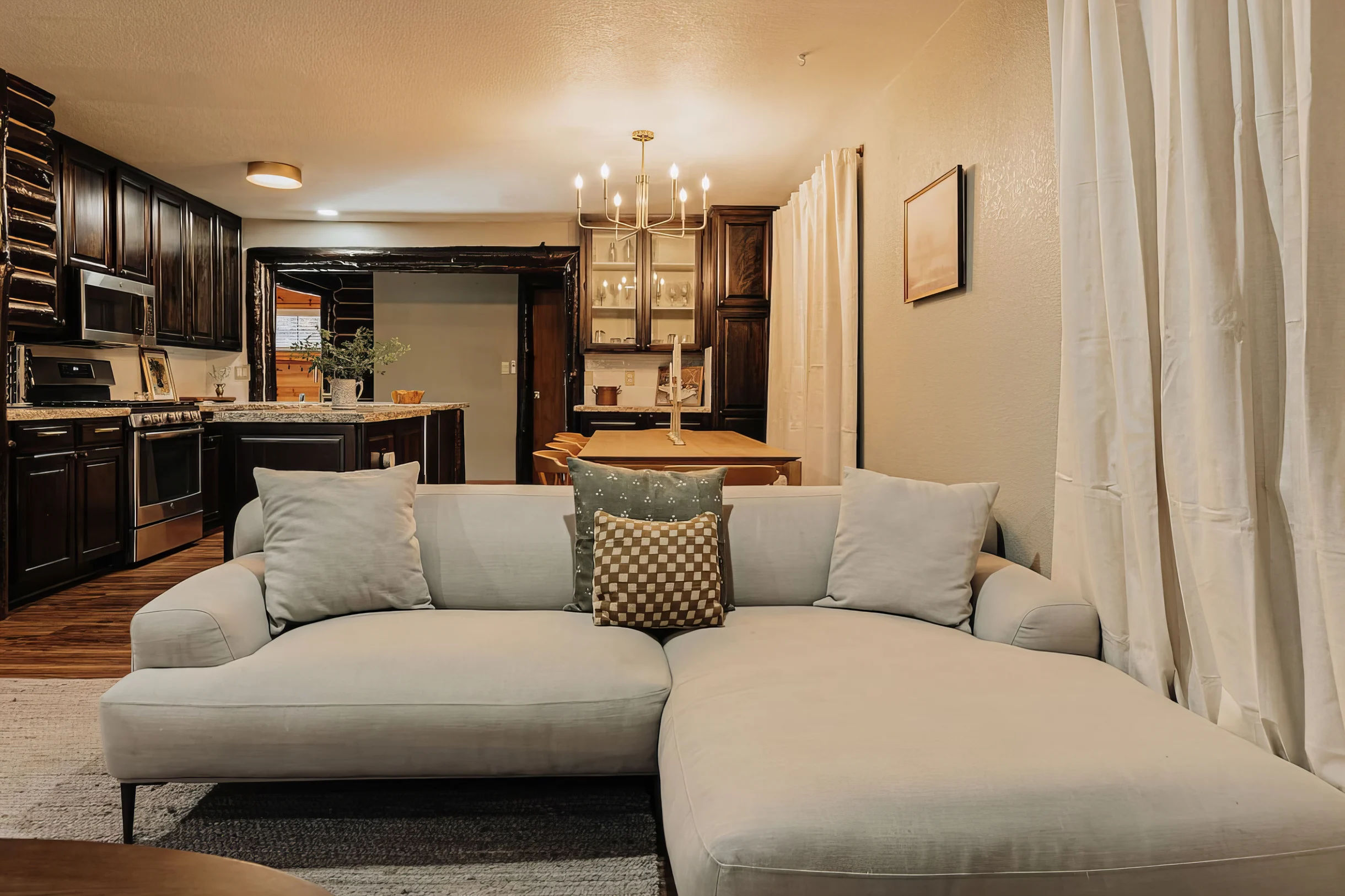 Stylish Sylvan Glen Chalet w  Hot Tub, Pool Table #32