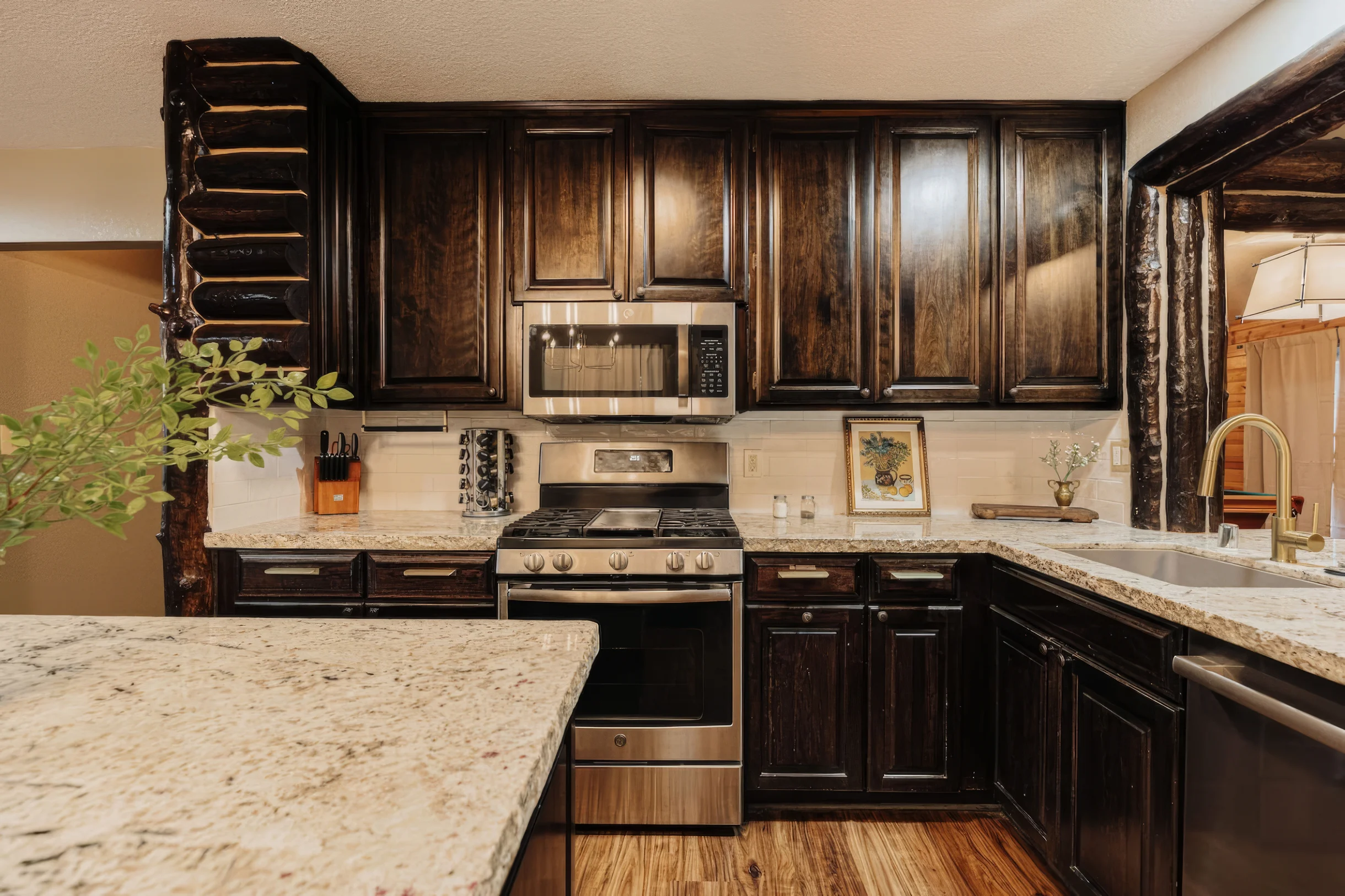 Stylish Sylvan Glen Chalet w  Hot Tub, Pool Table #40