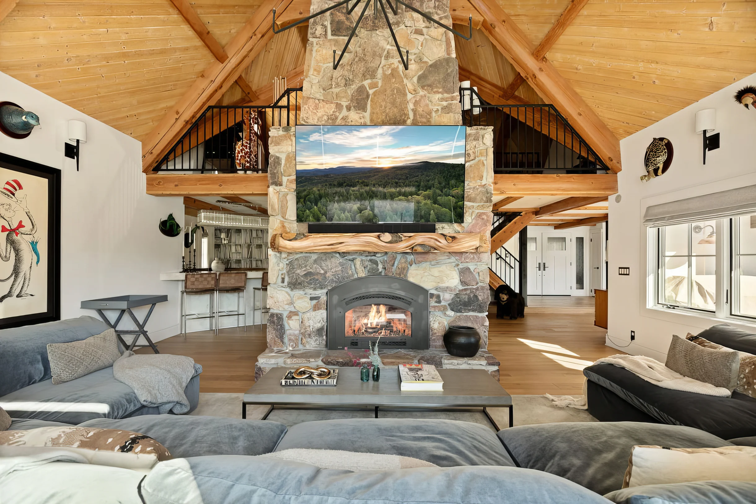 Whimsy by the Water Lakefront Cabin & Hot Tub #57