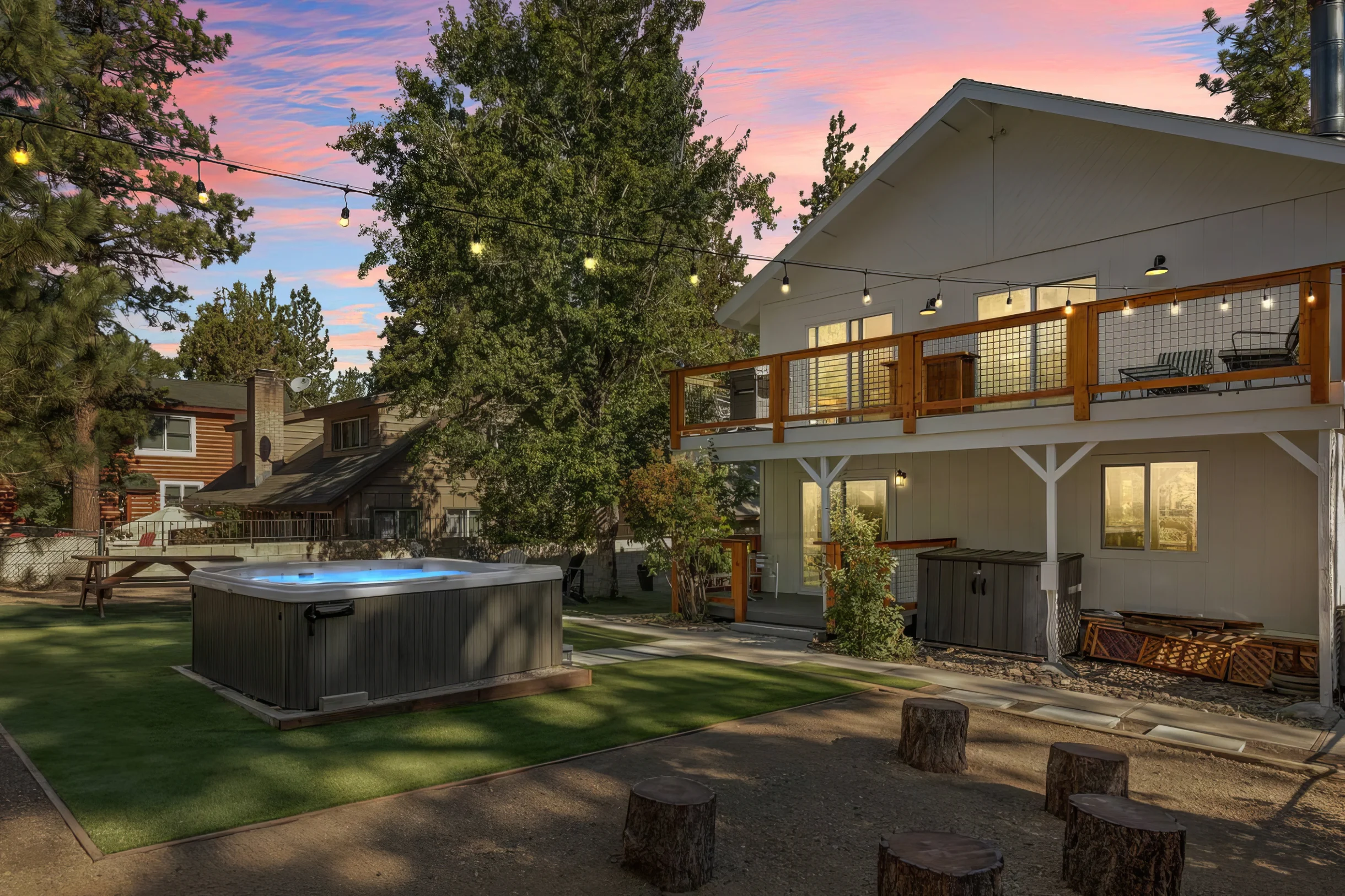 Mont Moderne, 5 Minutes to Ski Resorts & Hot Tub #2