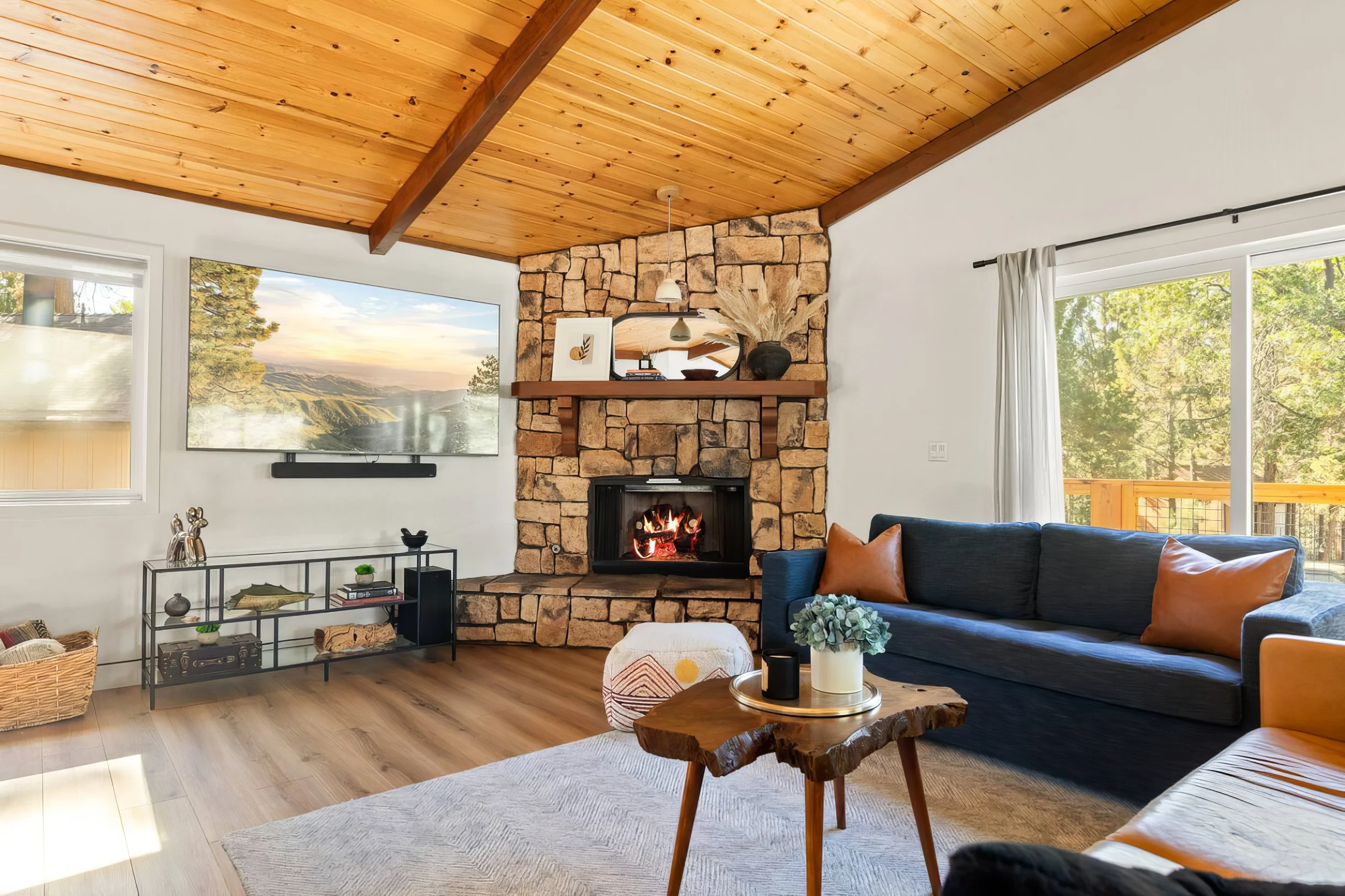 Mont Moderne, 5 Minutes to Ski Resorts & Hot Tub #1