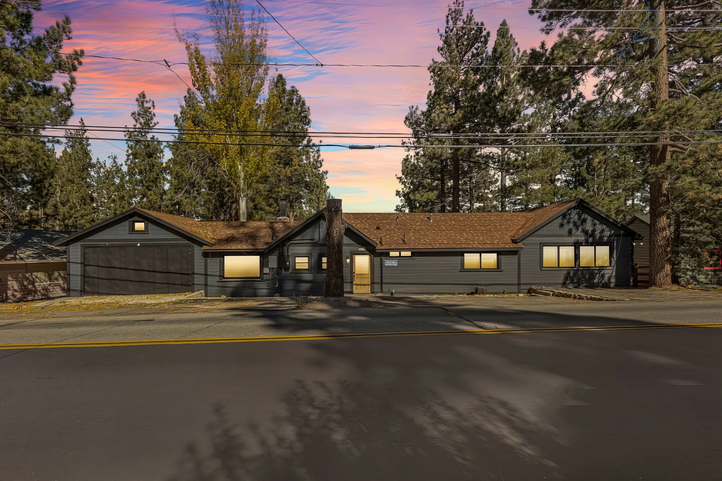 Luxury Lakefront Escape w Firepit and Private Dock #34