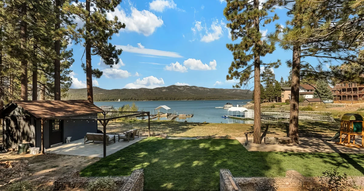 Luxury Lakefront Escape w Firepit and Private Dock #41