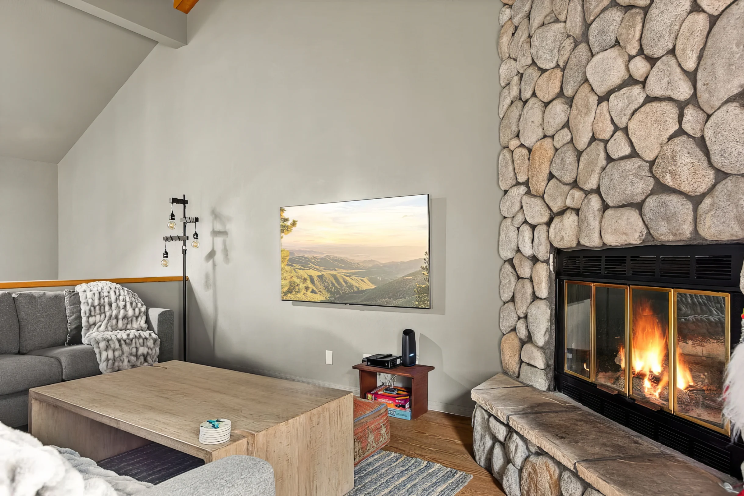 Romero House + Moonridge 2BR Ski Oasis + Prime Location #26