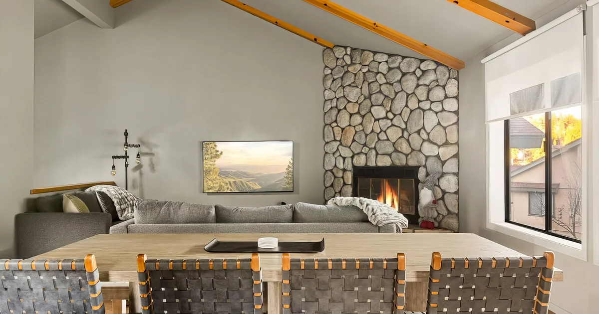 Romero House + Moonridge 2BR Ski Oasis + Prime Location #23