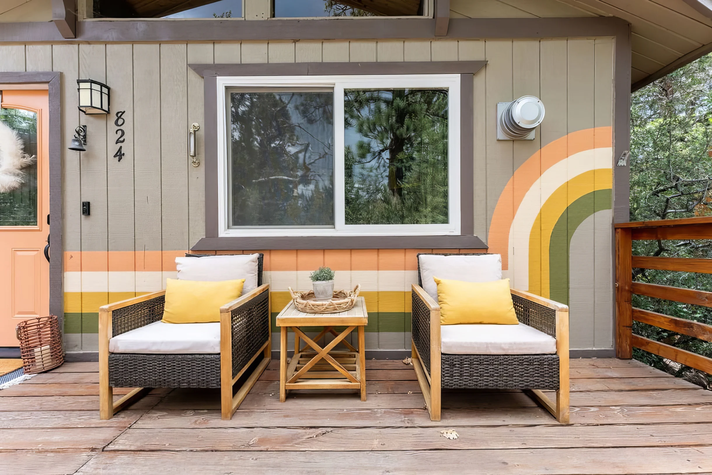 Vintage Mountain Retreat: Trendy Cabin, Loft #27