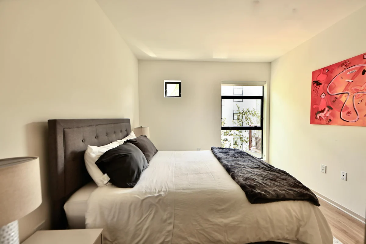 Wander Los Feliz Estate