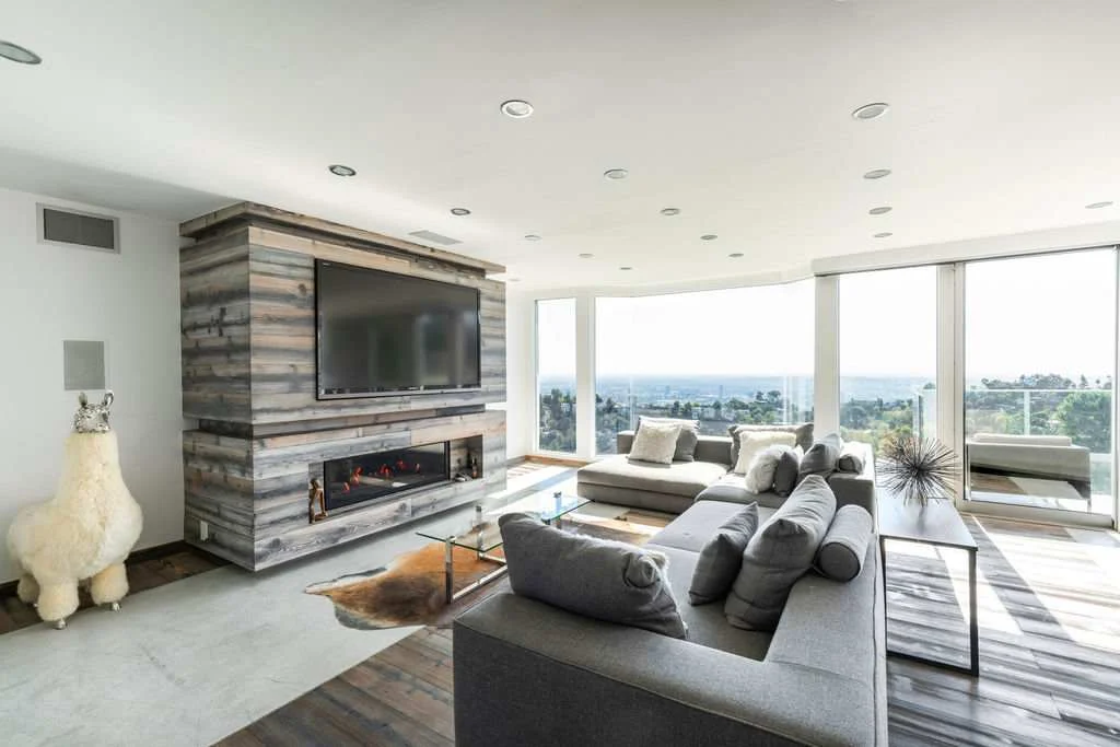 Wander Sunset Tower Glow