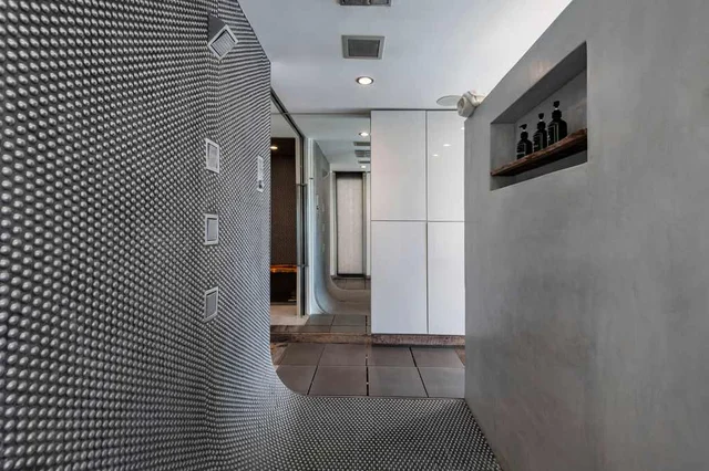 Wander Sunset Tower Glow