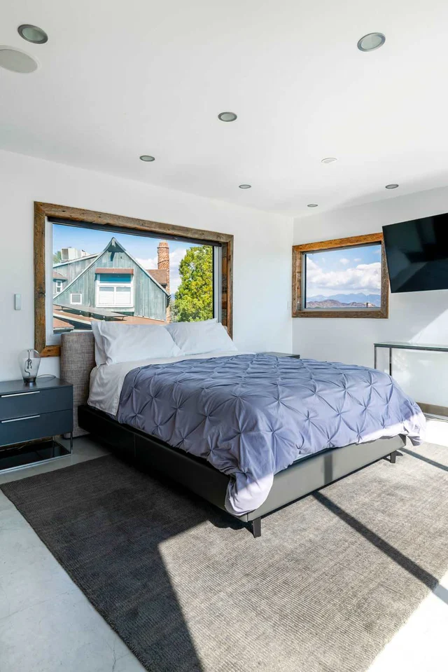 Wander Sunset Tower Glow #46