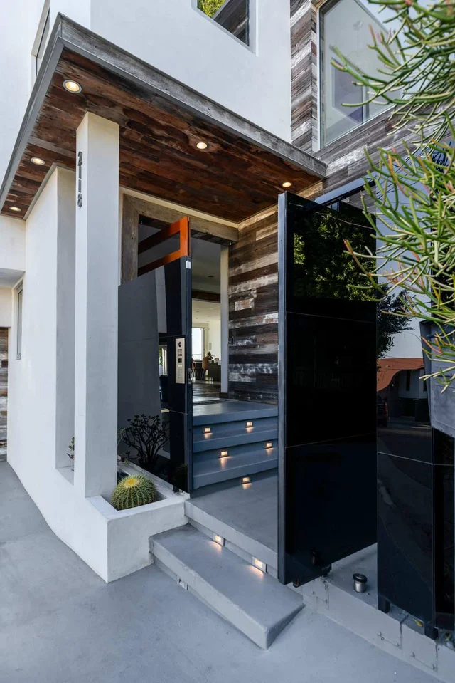 Wander Sunset Tower Glow #51