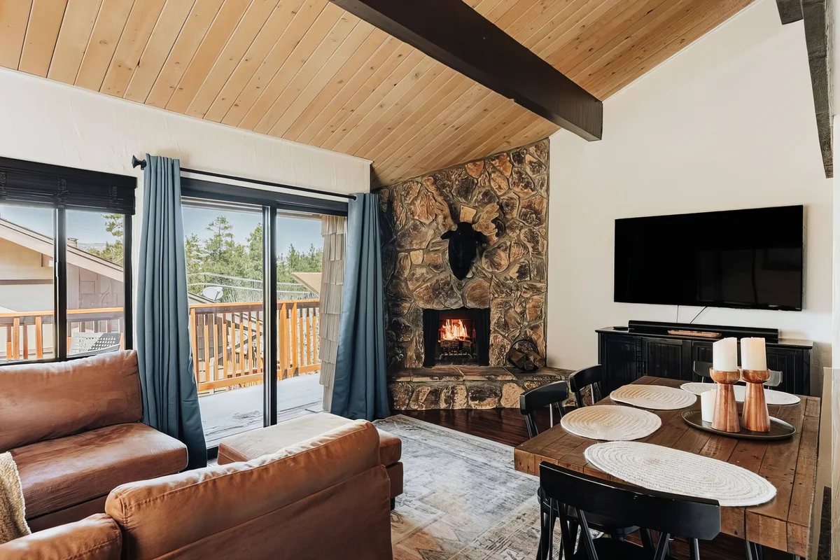 Summit Solace, Steps to Snow Summit w/ Hot tub