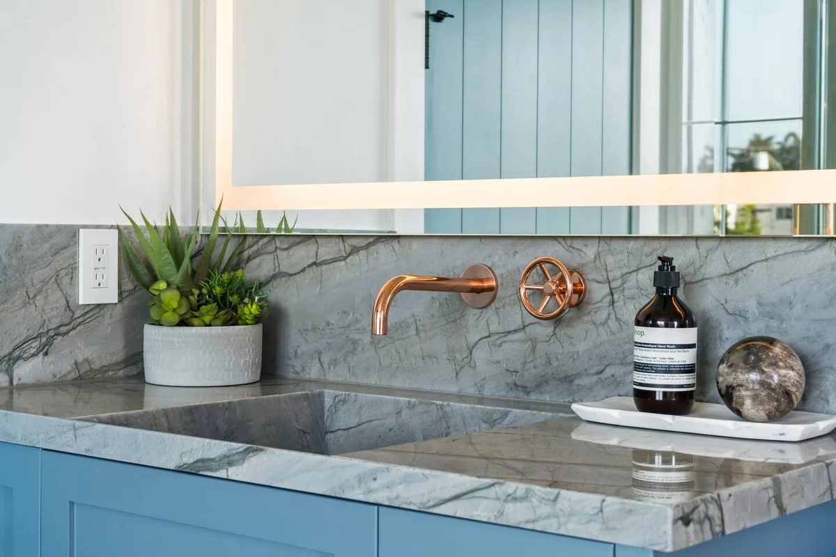 Wander Valley Village Glow #44