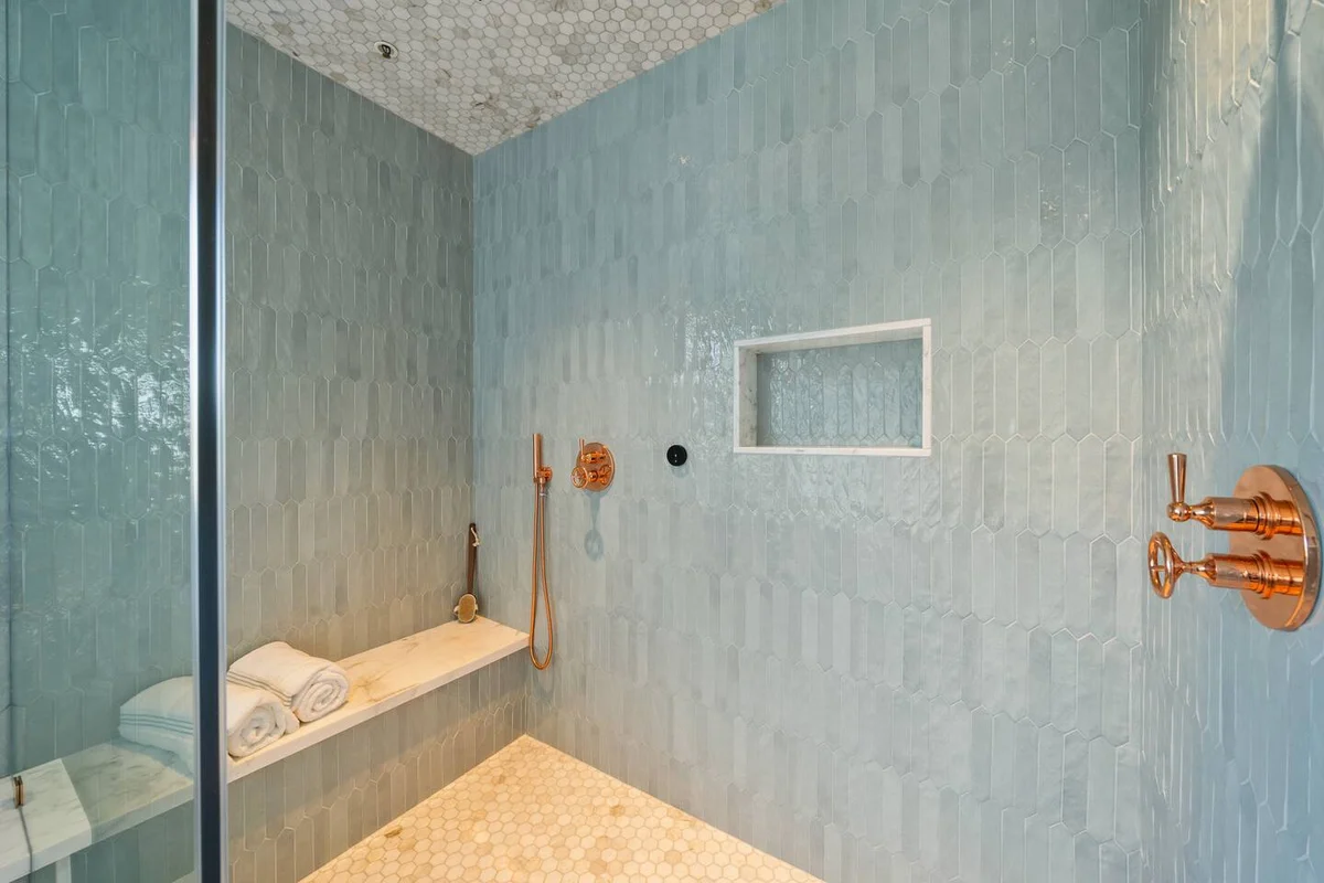 Wander Valley Village Glow #11