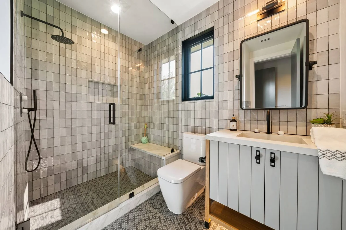 Wander Valley Village Glow #43