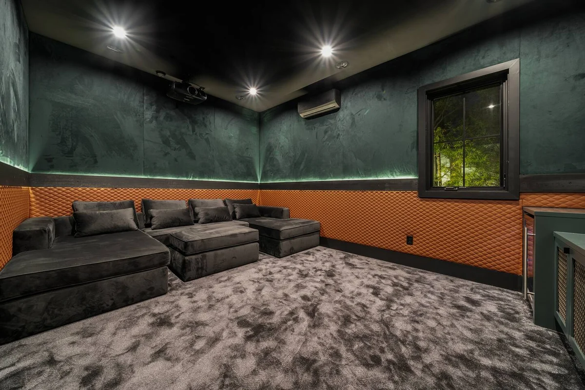 Wander Valley Village Glow #50