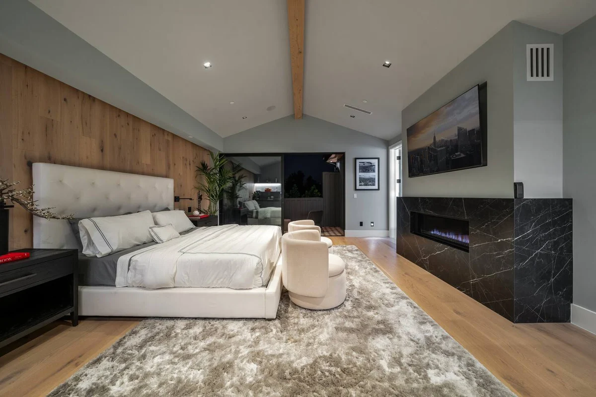 Wander Valley Village Glow #46