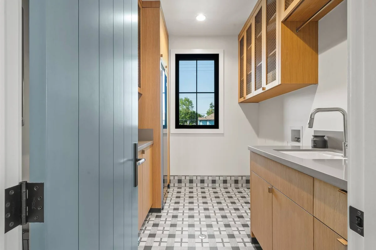 Wander Valley Village Glow #36