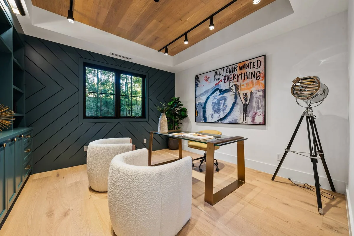 Wander Valley Village Glow #33