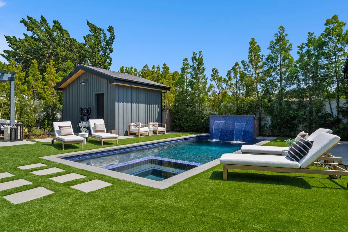 Wander Valley Village Glow #6