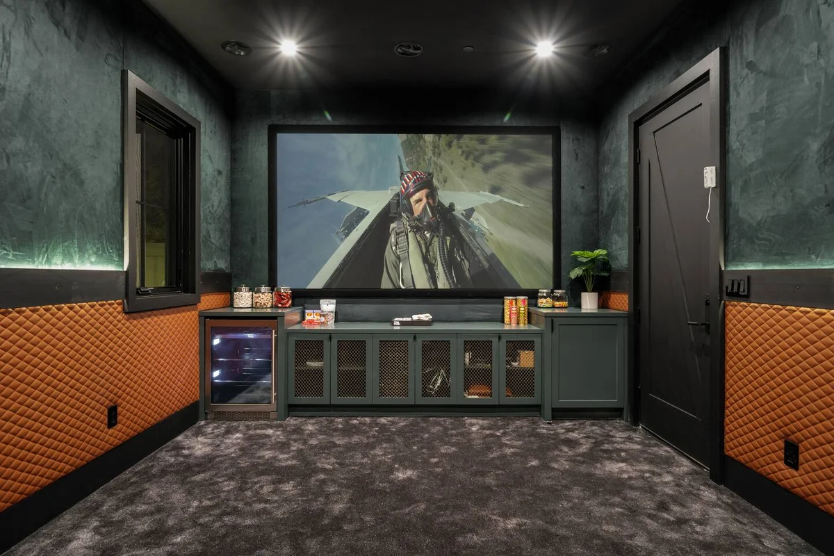 Wander Valley Village Glow #4