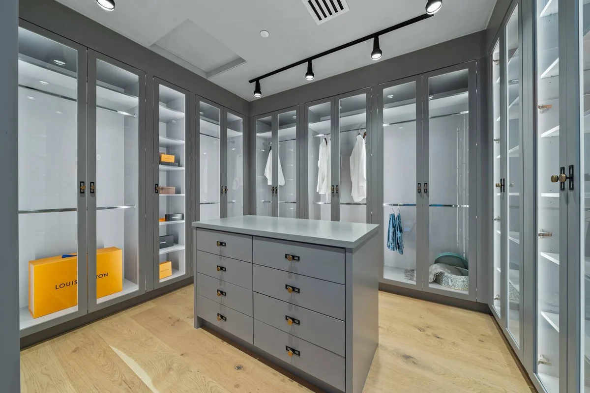 Wander Valley Village Glow #48