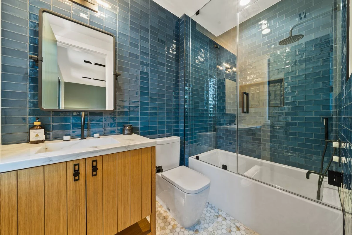 Wander Valley Village Glow #35