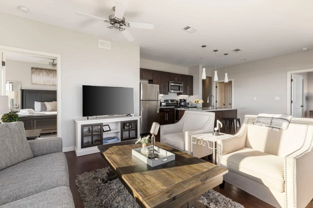 Home in Nashville property photo 5