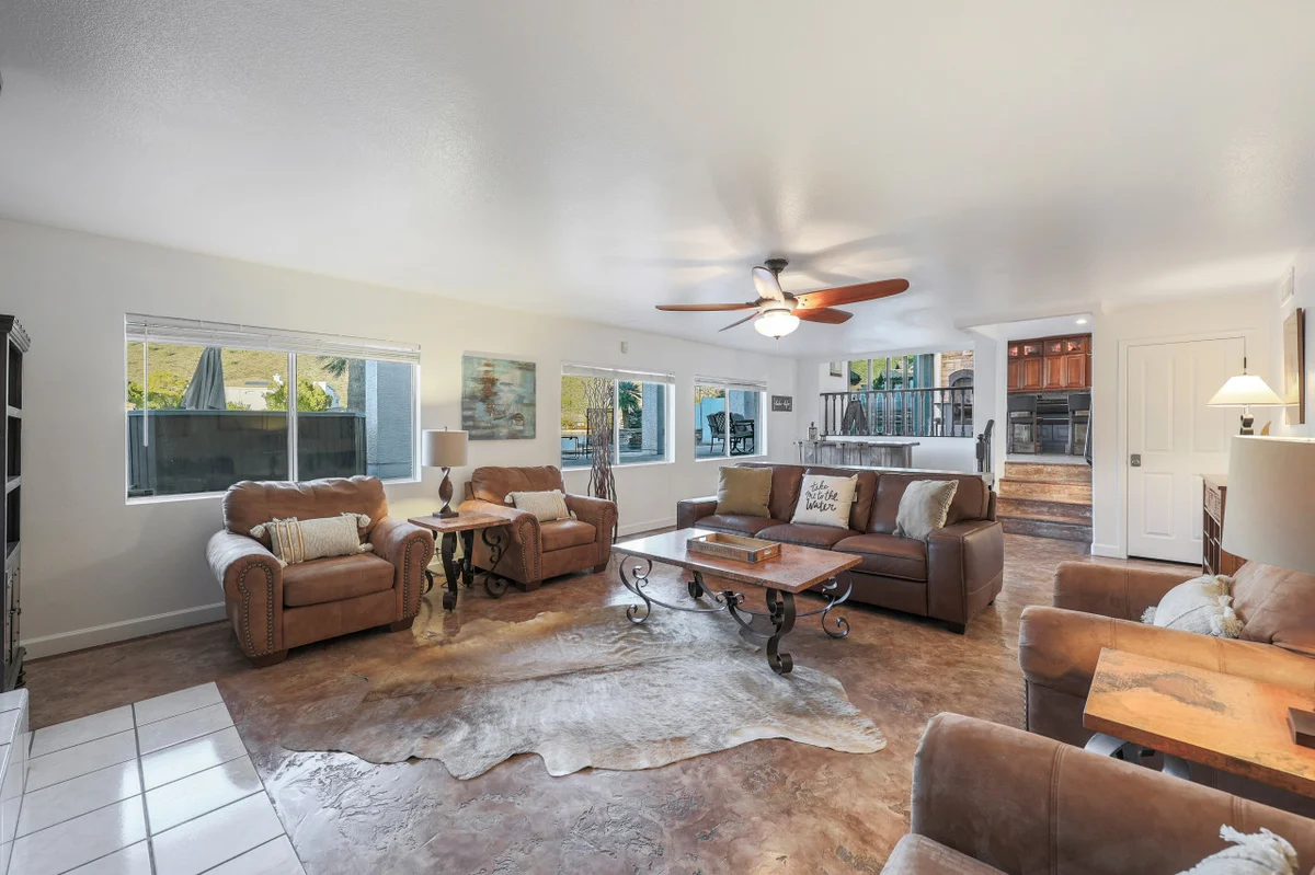 Home in Glendale property photo 5
