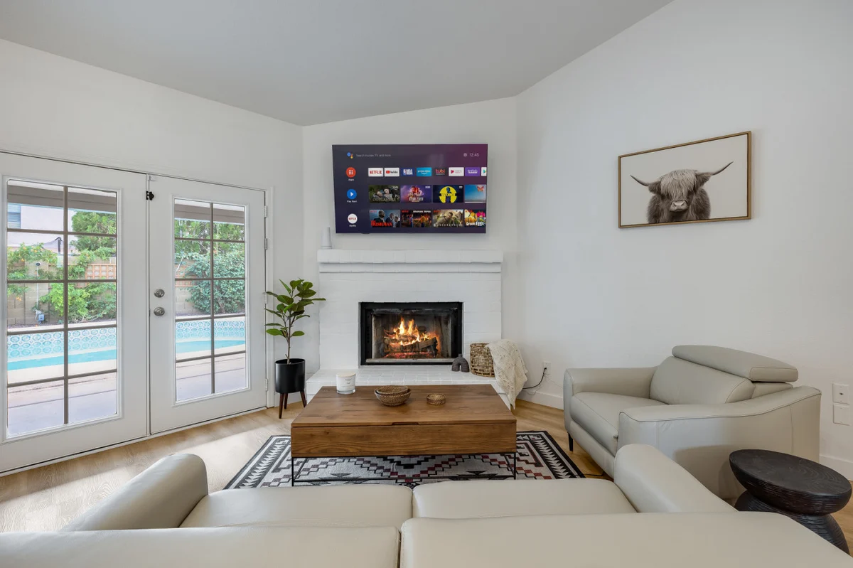 Home in Glendale property photo 5