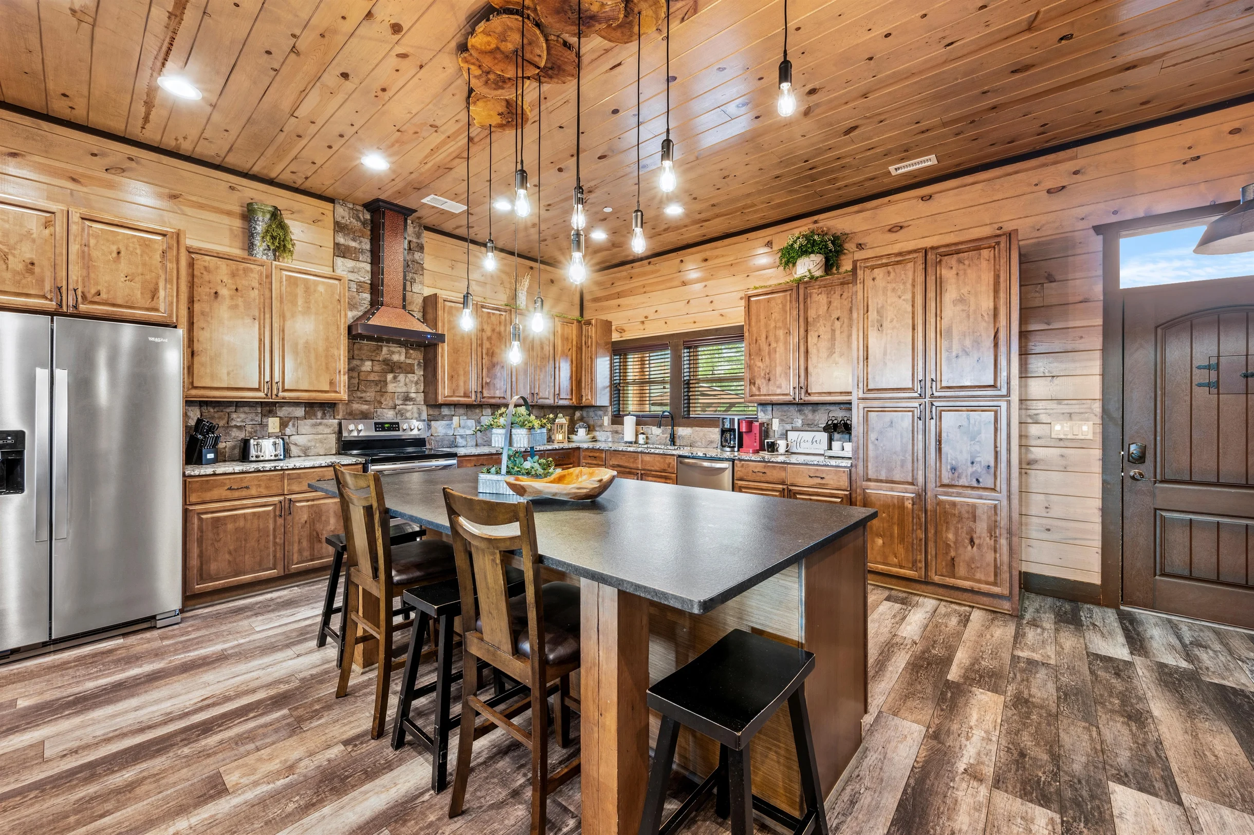 Majestic Pines Lodge #11