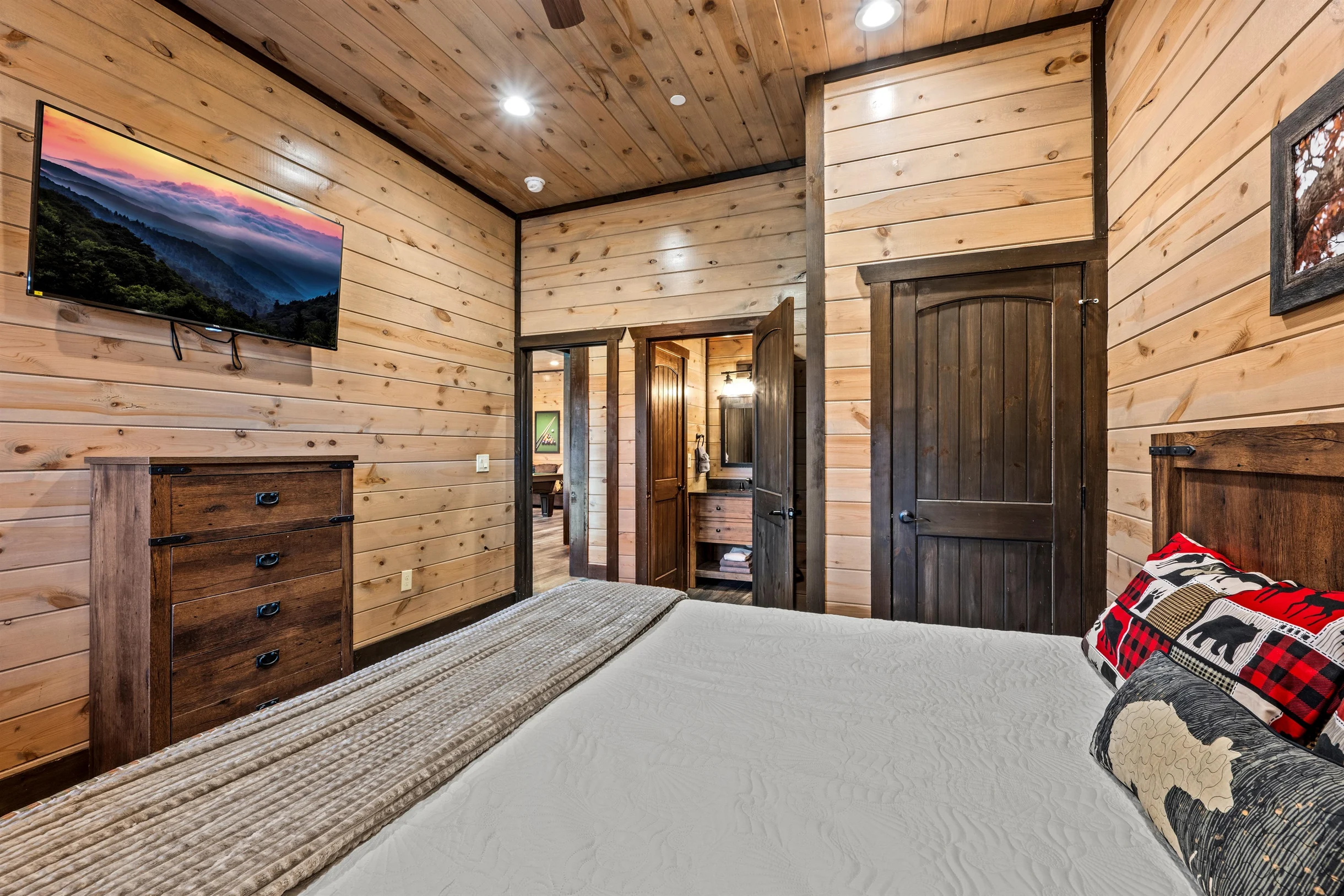 Majestic Pines Lodge #41