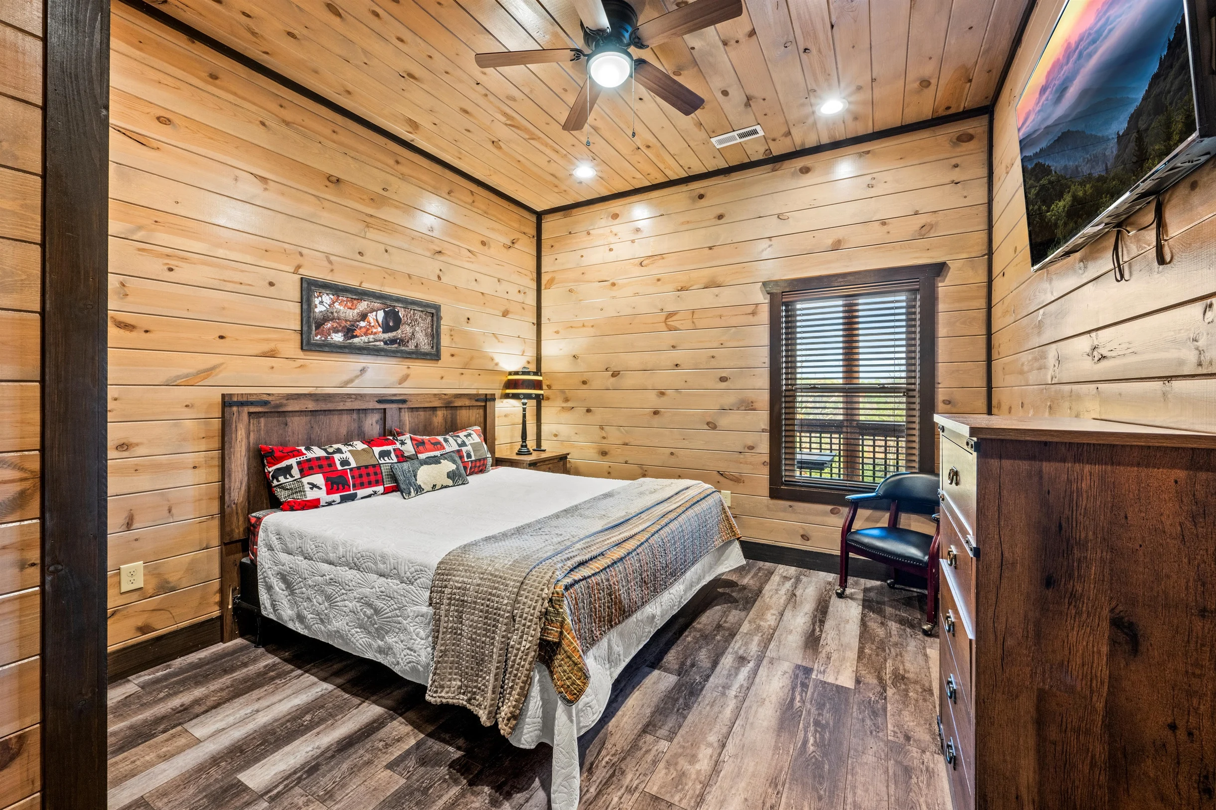 Majestic Pines Lodge #34