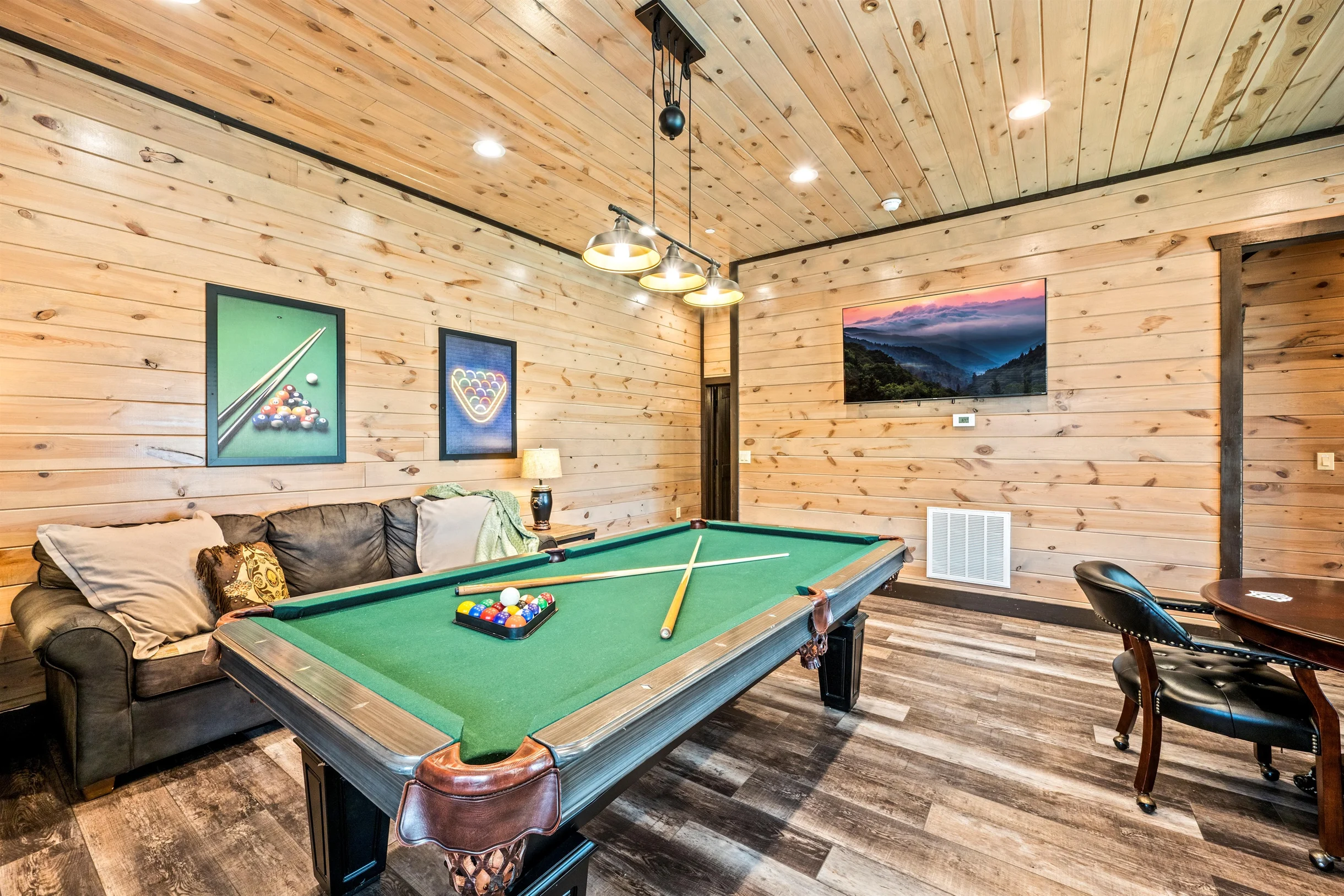 Majestic Pines Lodge #37