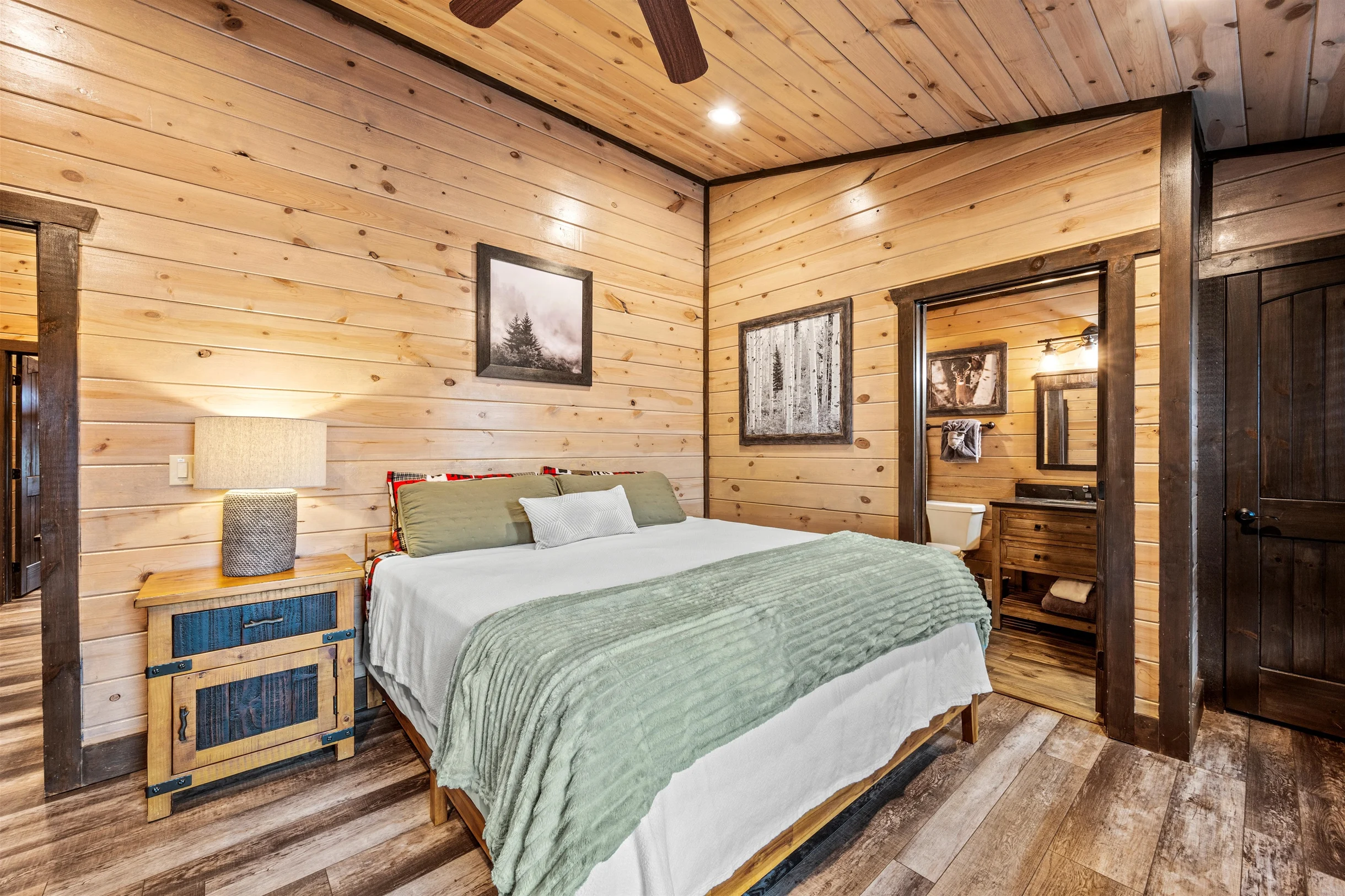 Majestic Pines Lodge #22