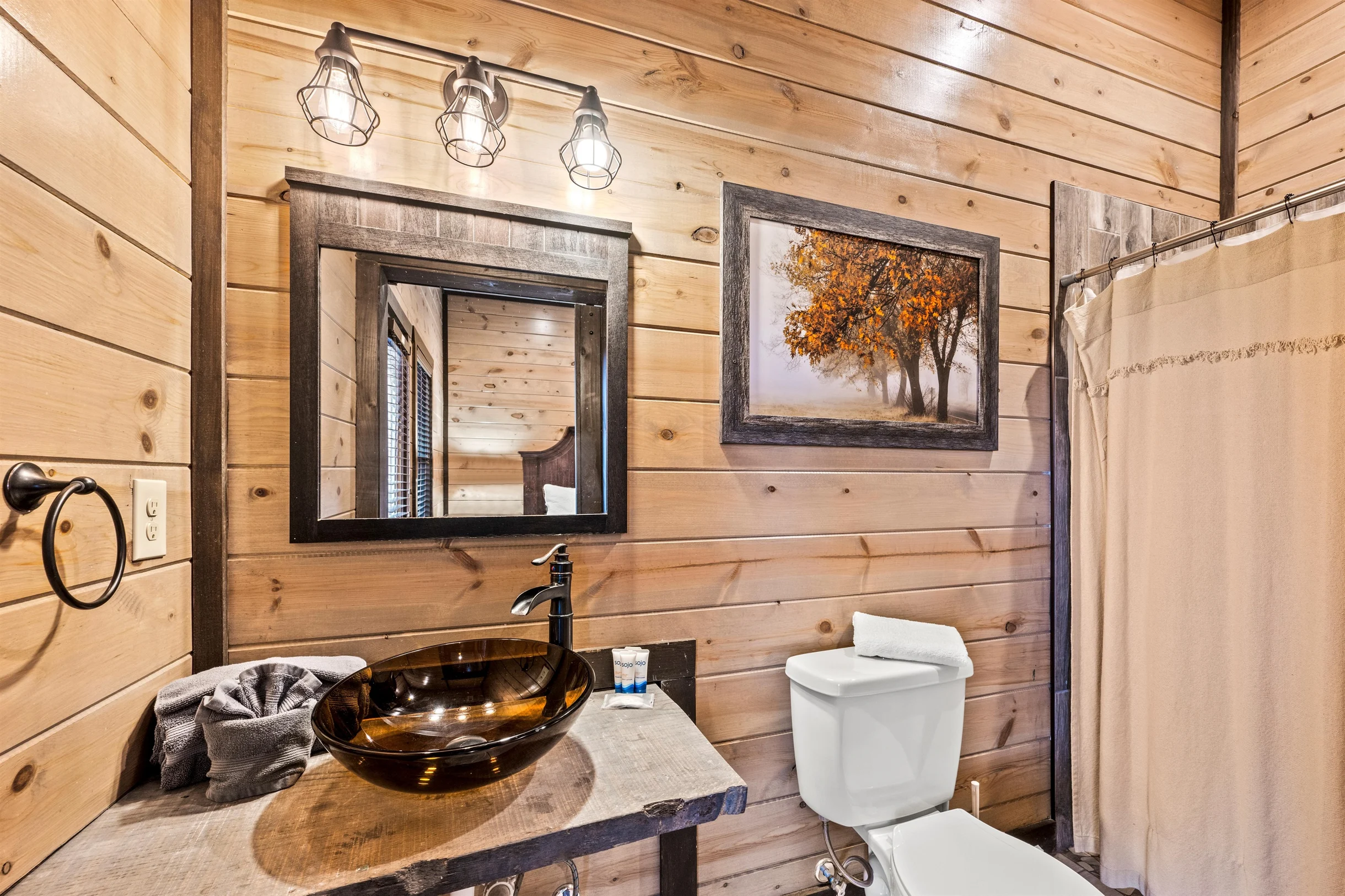 Majestic Pines Lodge #13