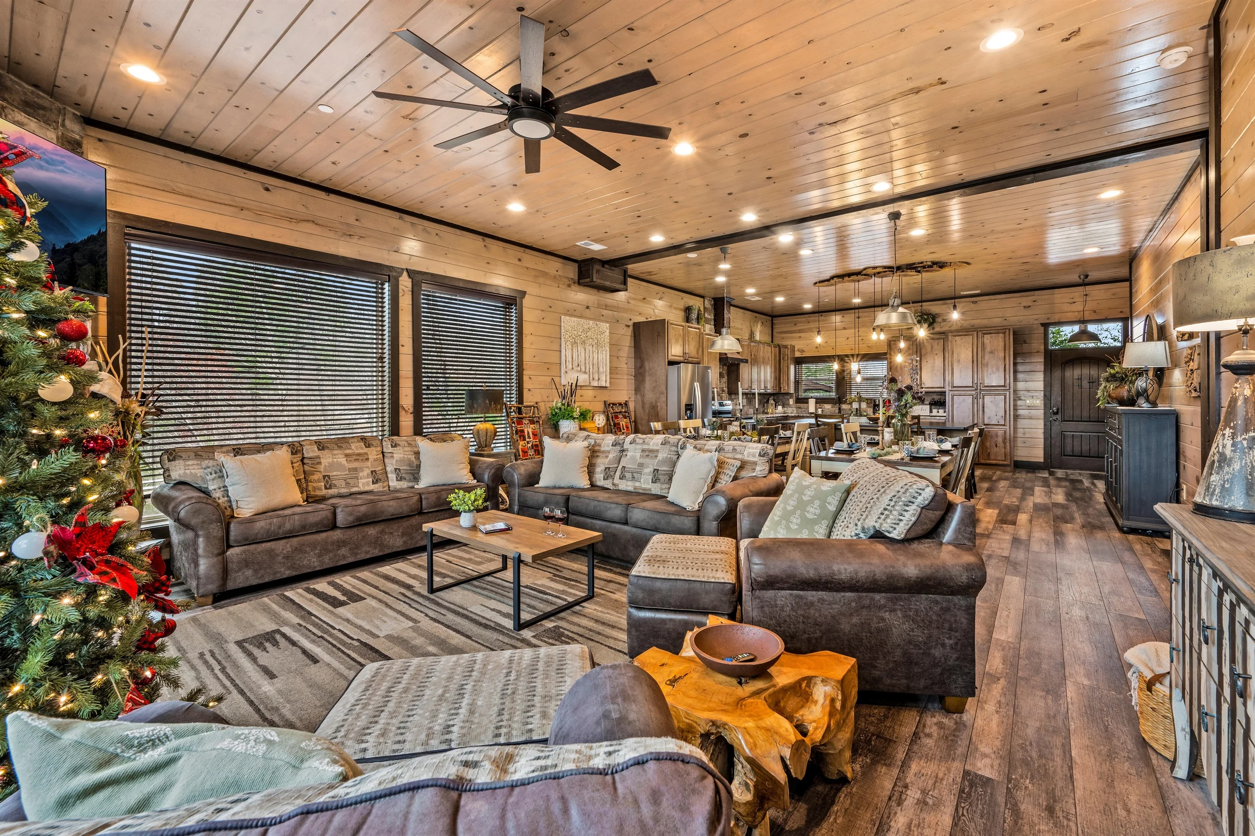 Majestic Pines Lodge #27