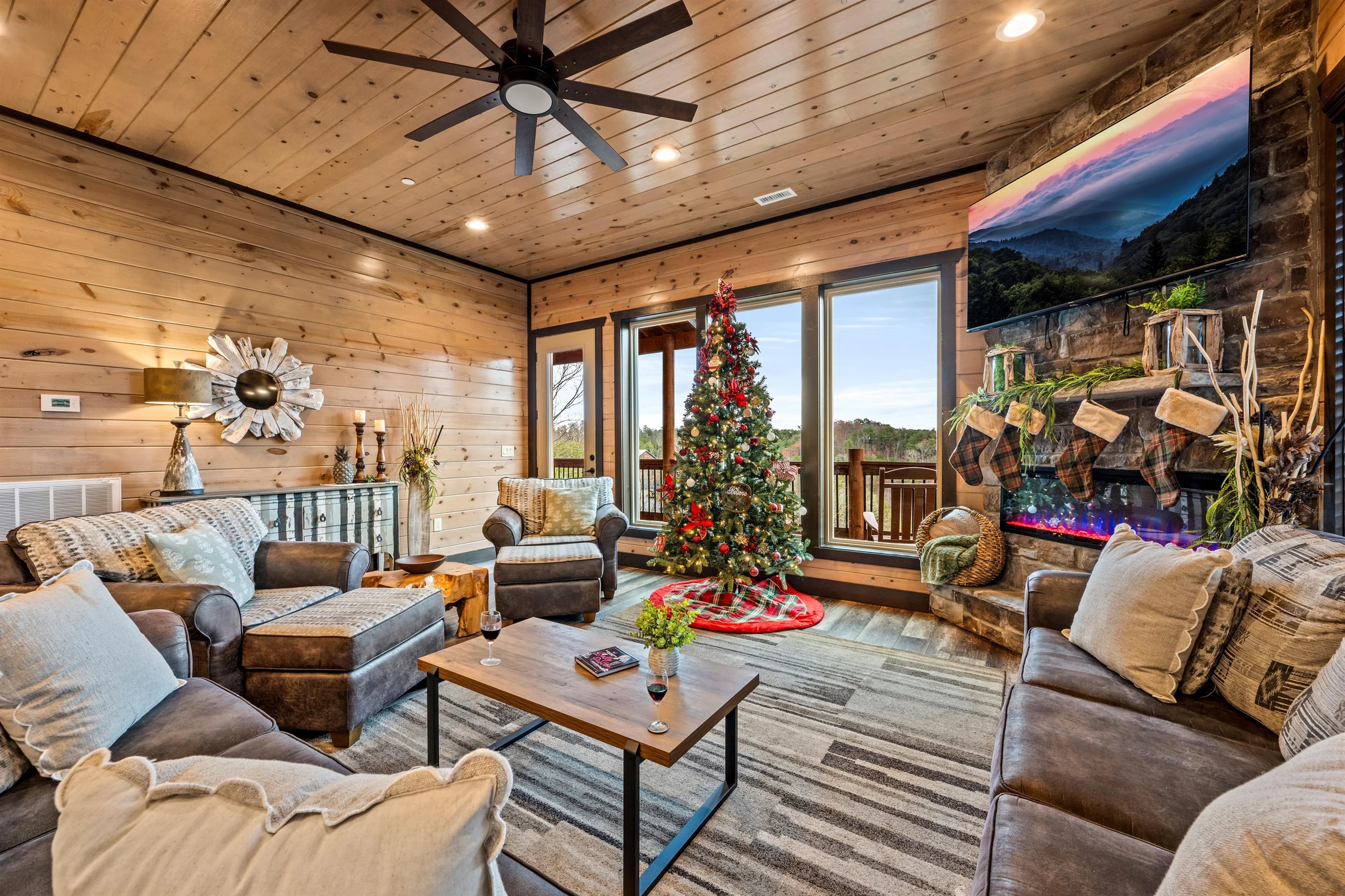 Majestic Pines Lodge #33