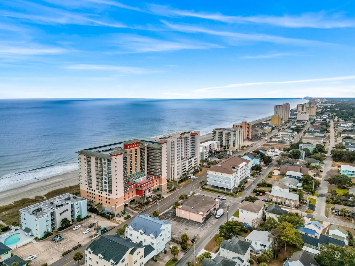 Luxury 3BR Oceanfront Penthouse w/ Lazy River #17