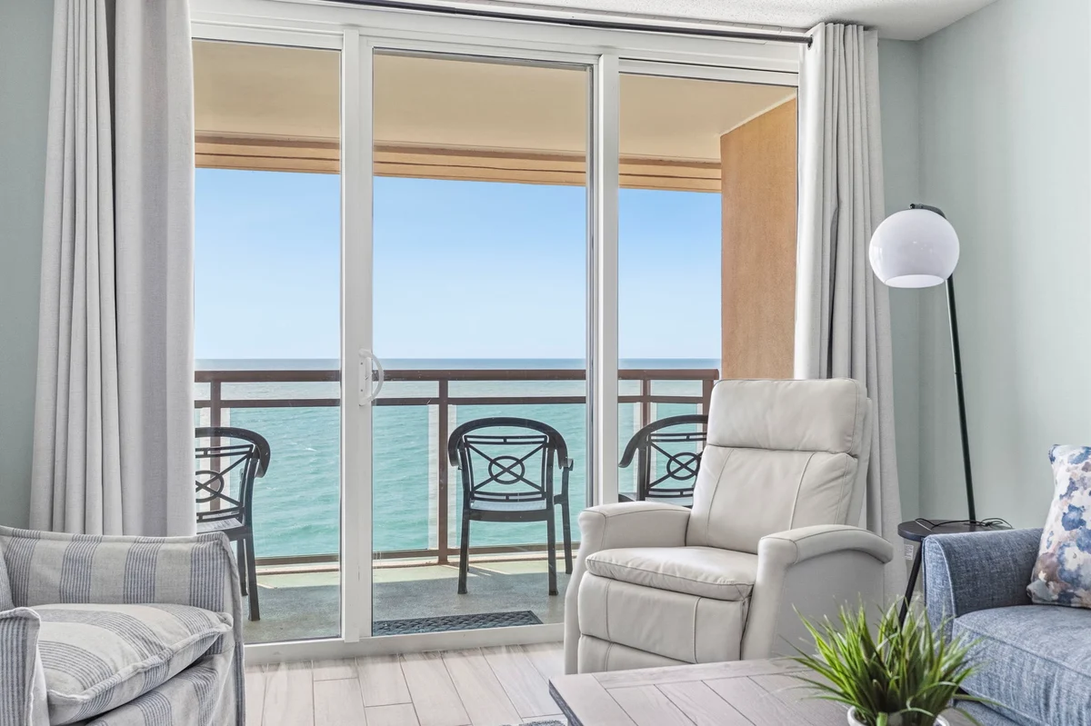 Luxury 3BR Oceanfront Penthouse w/ Lazy River #38