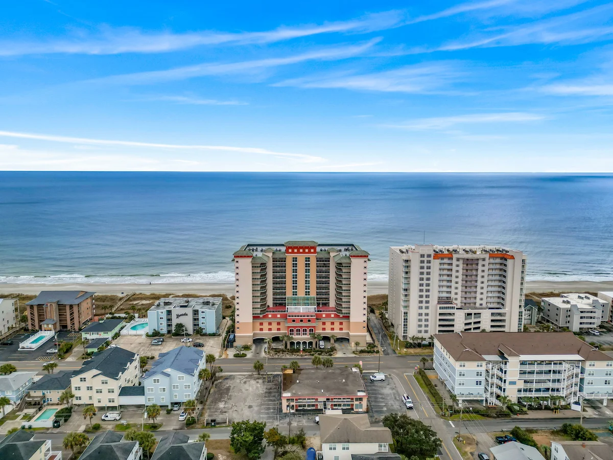 Luxury 3BR Oceanfront Penthouse w/ Lazy River #12