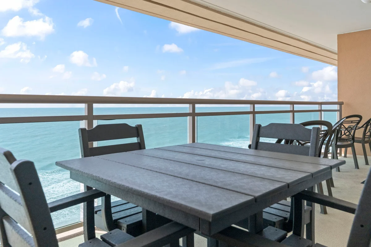 Luxury 3BR Oceanfront Penthouse w/ Lazy River #8