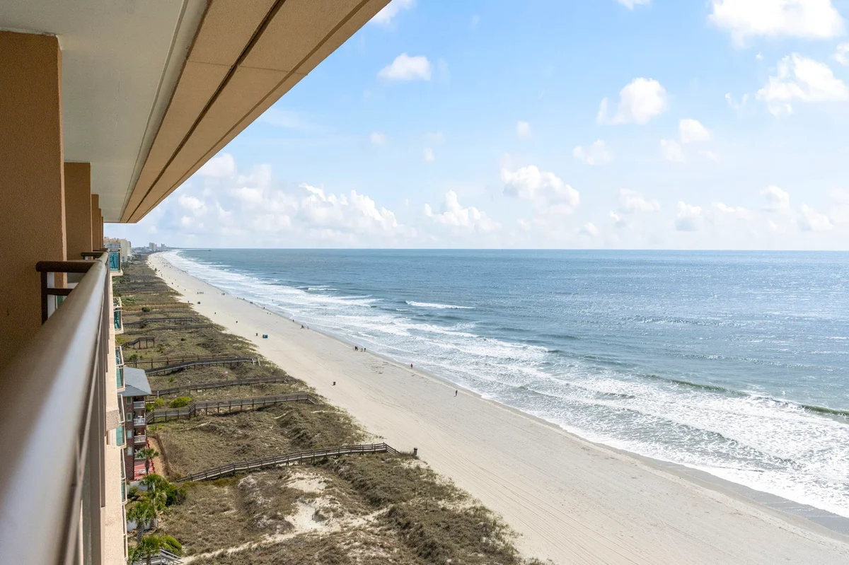 Luxury 3BR Oceanfront Penthouse w/ Lazy River #50