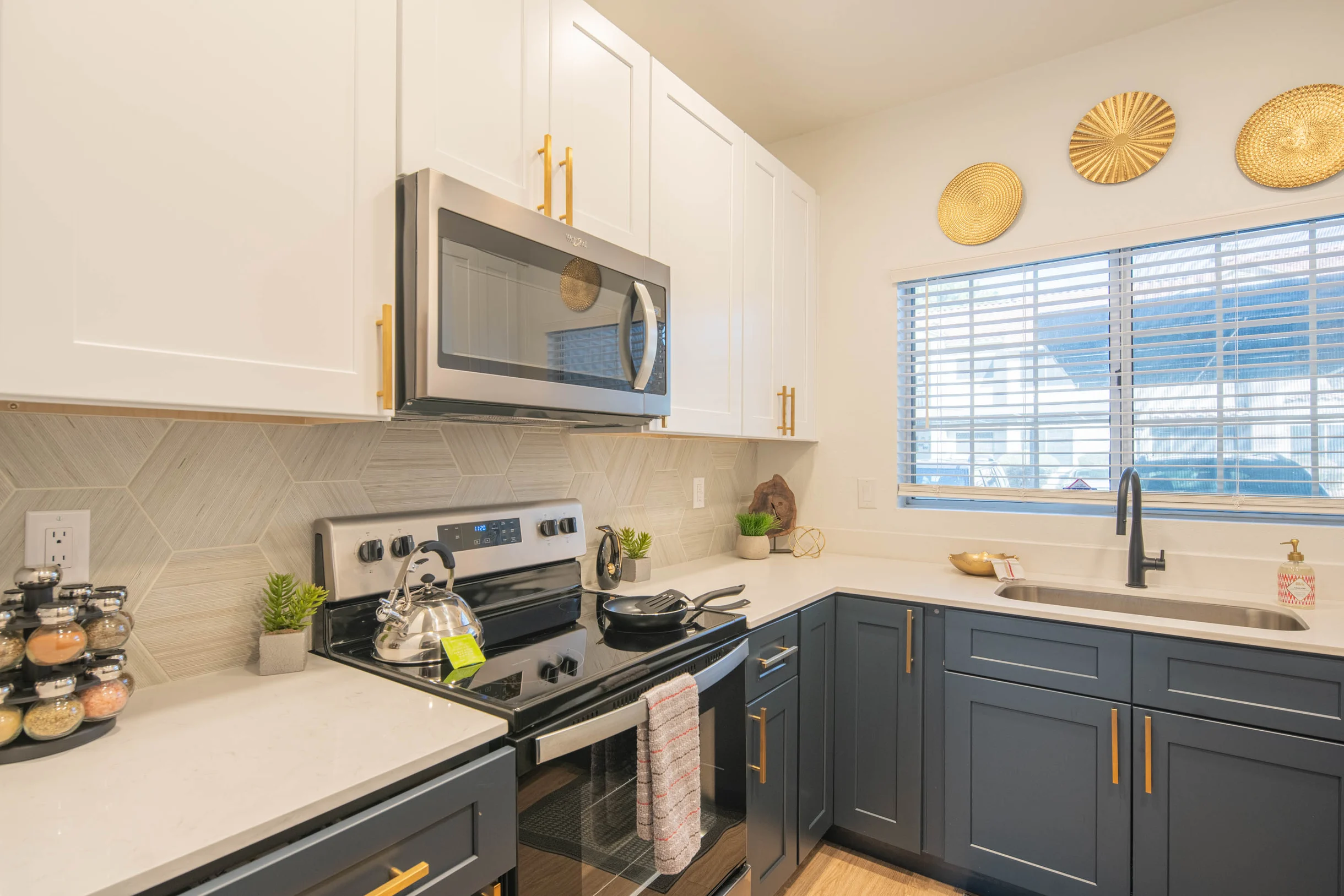 Condo in Scottsdale property photo 4